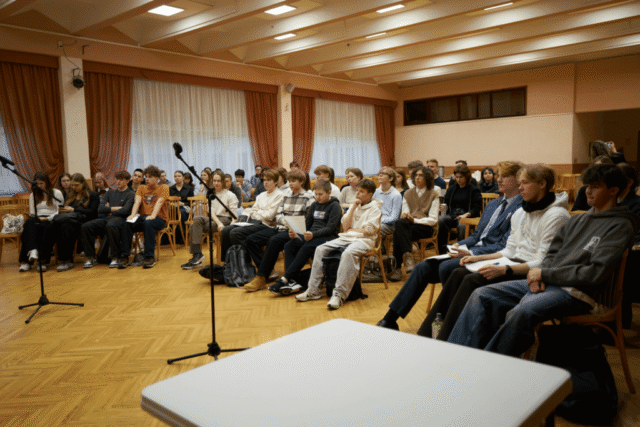 Starpskolu debašu turnīrs Rīgas Zolitūdes ģimnāzijā