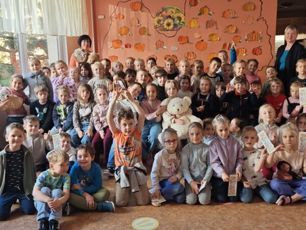 Pirmsskolas bērni iejūtas skolēnu lomā Rīgas Zolitūdes ģimnāzijā 12 Pirmsskolas bērni iejūtas skolēnu lomā Rīgas Zolitūdes ģimnāzijā