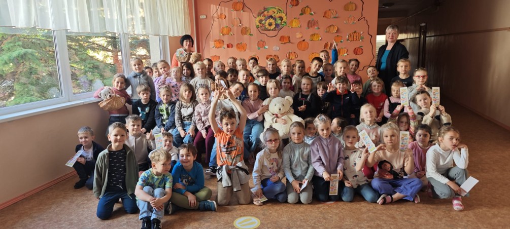 Pirmsskolas bērni iejūtas skolēnu lomā Rīgas Zolitūdes ģimnāzijā 1 Pirmsskolas bērni iejūtas skolēnu lomā Rīgas Zolitūdes ģimnāzijā