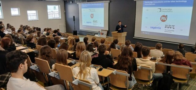 Vieslektori no Kembridžas Zolitūdes ģimnāzijā