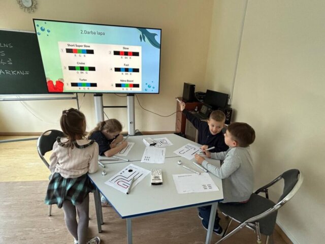 1_a_klase (14) STEM nodarbība "Mans pirmais robots"