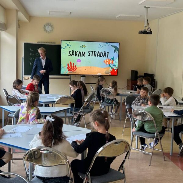 STEM nodarbība "Mans pirmais robots" 19 STEM mans pirmais robots