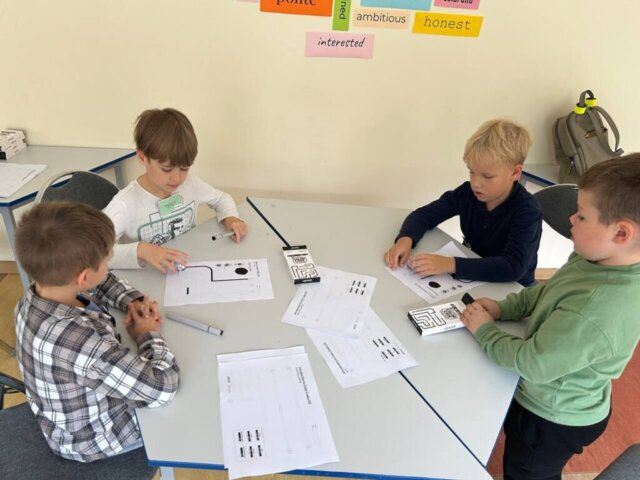 1_a_klase (7) STEM nodarbība "Mans pirmais robots"