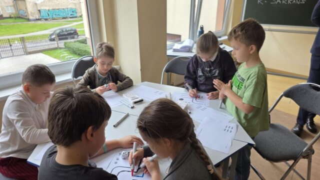 1_c_klase (2) STEM nodarbība "Mans pirmais robots"
