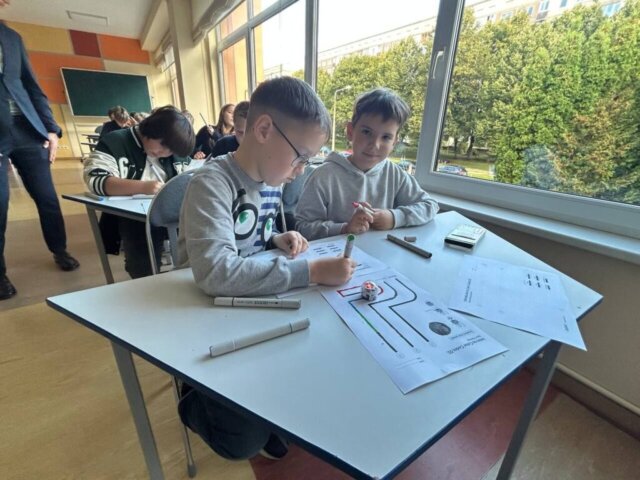 4_c-klase (13) Okeāna glābēju misija – ceturtklasnieki iepazīst programmēšanas pasauli!