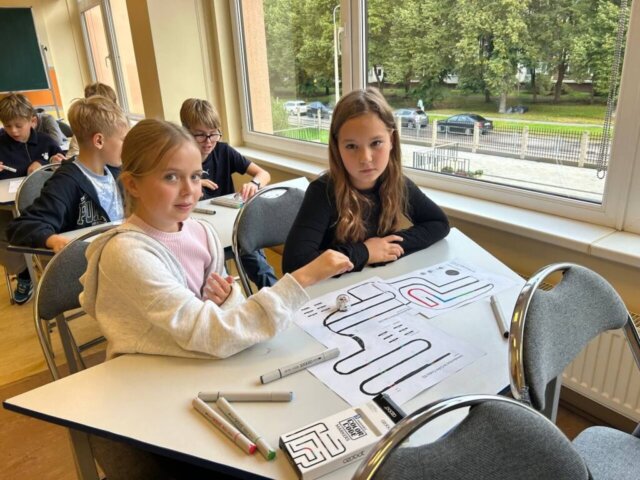 4_c-klase (35) Okeāna glābēju misija – ceturtklasnieki iepazīst programmēšanas pasauli!