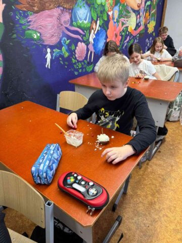 4b (5) "Sveces stāsts un tapšana"