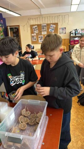 4e9 "Sveces stāsts un tapšana"