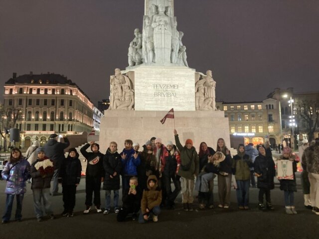 Sveicam Latvijas Republikas proklamēšanas dienā!