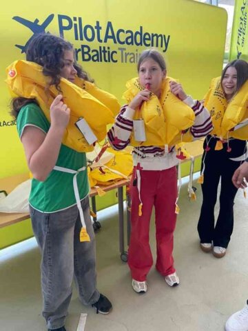 Airbaltik_08 Mācību ekskursija uz “airBaltic” Pilotu akadēmijas centru
