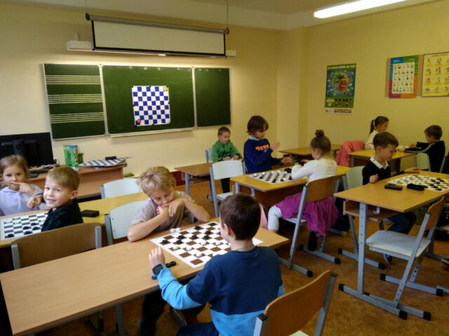 Dambretes klubs Rīgas Zolitūdes ģimnāzijā - vieta, kur aug čempioni