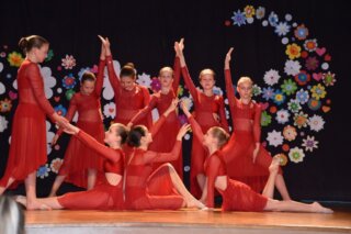 Fuete_01 Rīgas Zolitūdes ģimnāzijas horeogrāfiskā studija "Fuete"