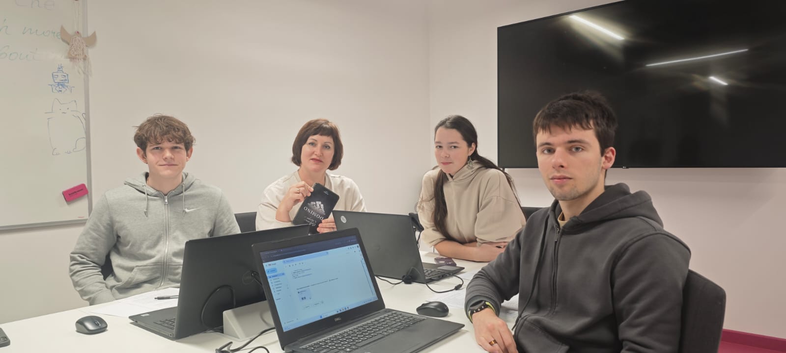 Komandu sacensības informātikā un matemātikā