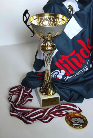Latv_cemp_dambretes02 ZELTS Latvijas komandu čempionātā 100 lauciņu dambretē!