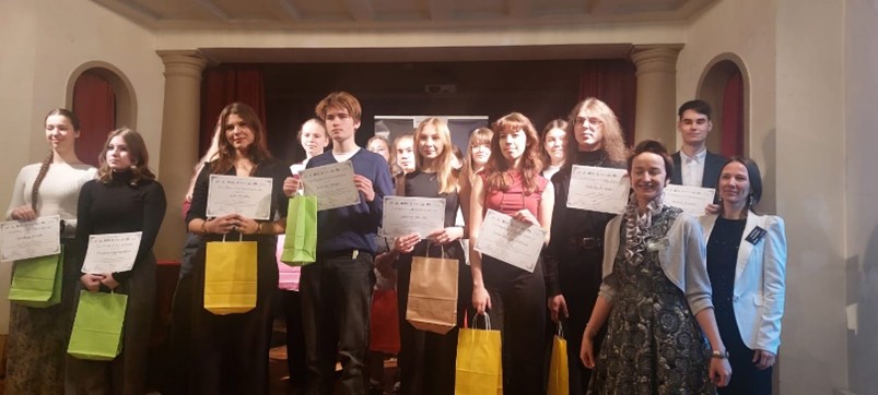 Apsveicam konkursa “Poetry in My Heart” uzvarētājus