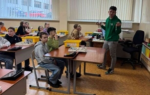 ROBO_HUB_02 Konstruējam programmvadāmu robotu SUMO