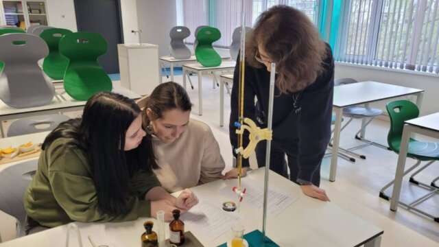 STEM_01 Ķīmijas un matemātikas laboratorija kā telpa zinātkārajiem prātiem