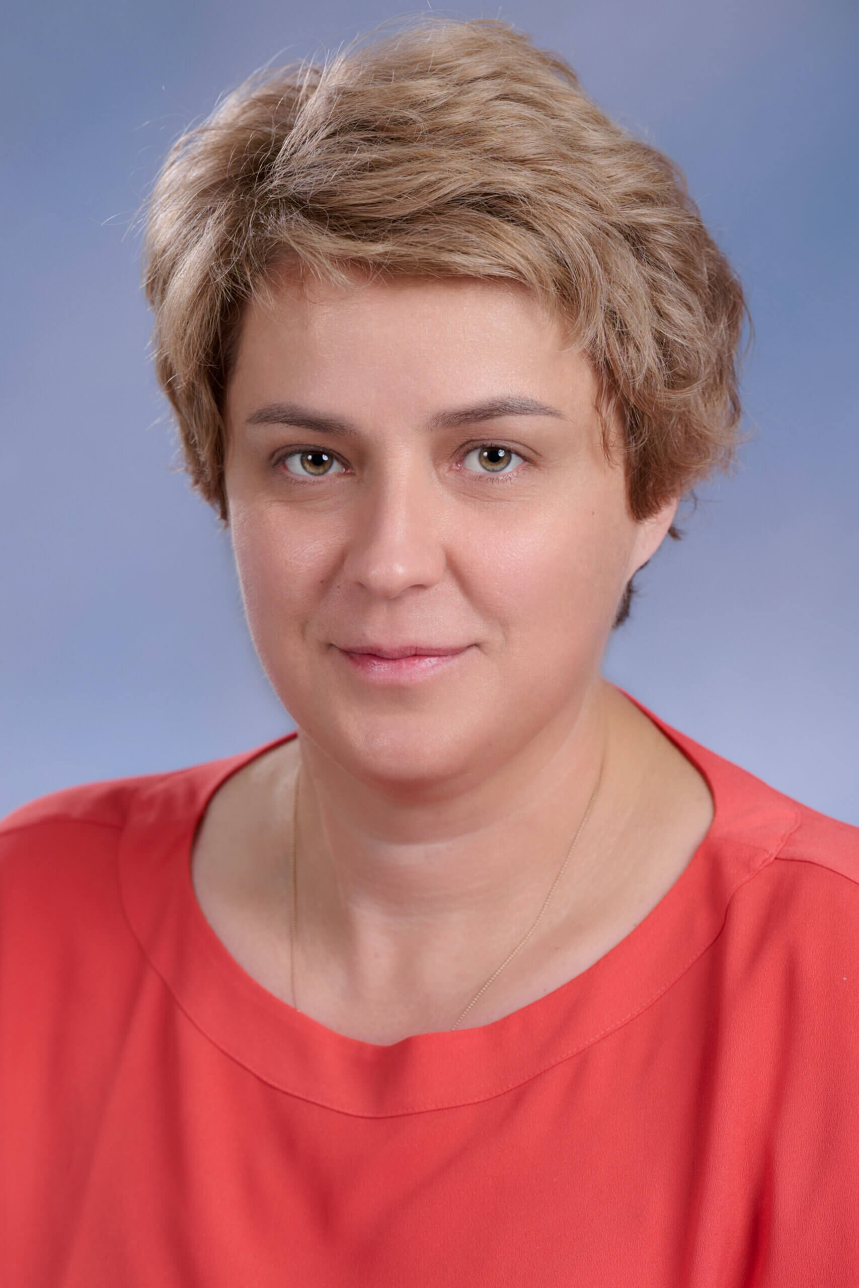 Ģimnāzijas vadība un darbinieki 15 Svetlana Laurena