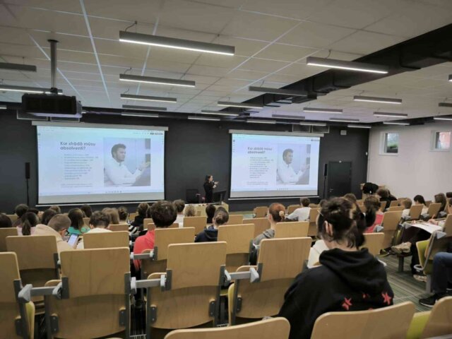 Tikšanās ar Stokholmas Ekonomikas augstskolas studenti Tikšanās ar Stokholmas Ekonomikas augstskolas studenti