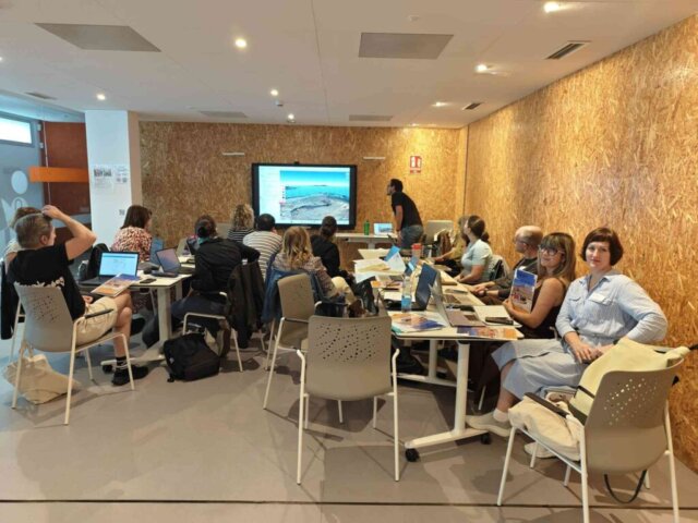 Pārmaiņu balsis digitālajā laikmetā: Erasmus+ kursos Tenerifē 2 Pārmaiņu balsis digitālajā laikmetā: Erasmus+ kursos Tenerifē