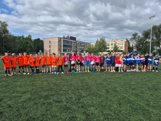 musu-skolas-futbola-komanda-izcina-1-vietu-rajona-finala-02 Mūsu skolas futbola komanda izcīna 1. vietu rajona finālā