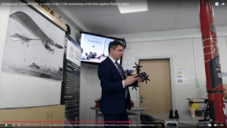 Rīgas Tehniskās koledžas docētājs Dr. Viktors Gutakovskis prezentē nakamās paaudzes kvadrokopteri