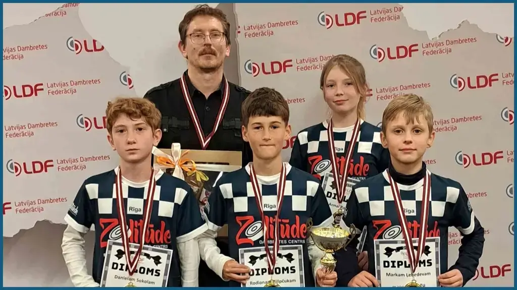 ZELTS Latvijas komandu čempionātā 100 lauciņu dambretē!