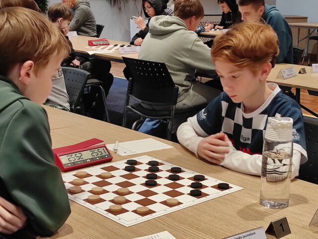 zelts-un-sudrabs-latvijas-cempionata-64-laucinu-dambrete-02 Zelts un sudrabs Latvijas čempionātā 64 lauciņu dambretē
