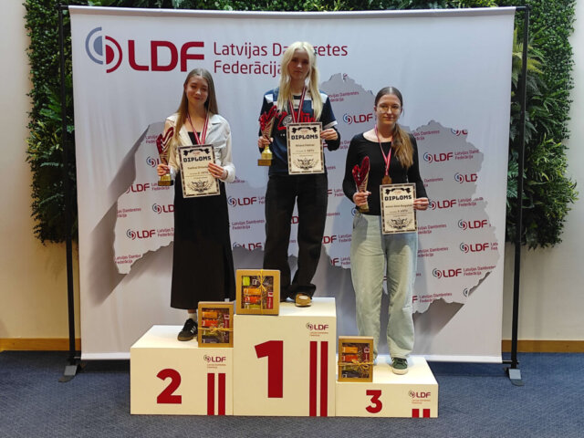 zelts-un-sudrabs-latvijas-cempionata-64-laucinu-dambrete-05 Zelts un sudrabs Latvijas čempionātā 64 lauciņu dambretē